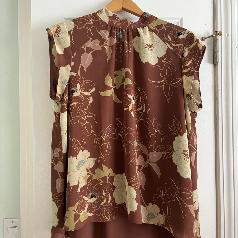 DR2 Brown Floral High-Neck Sleeveless Blouse